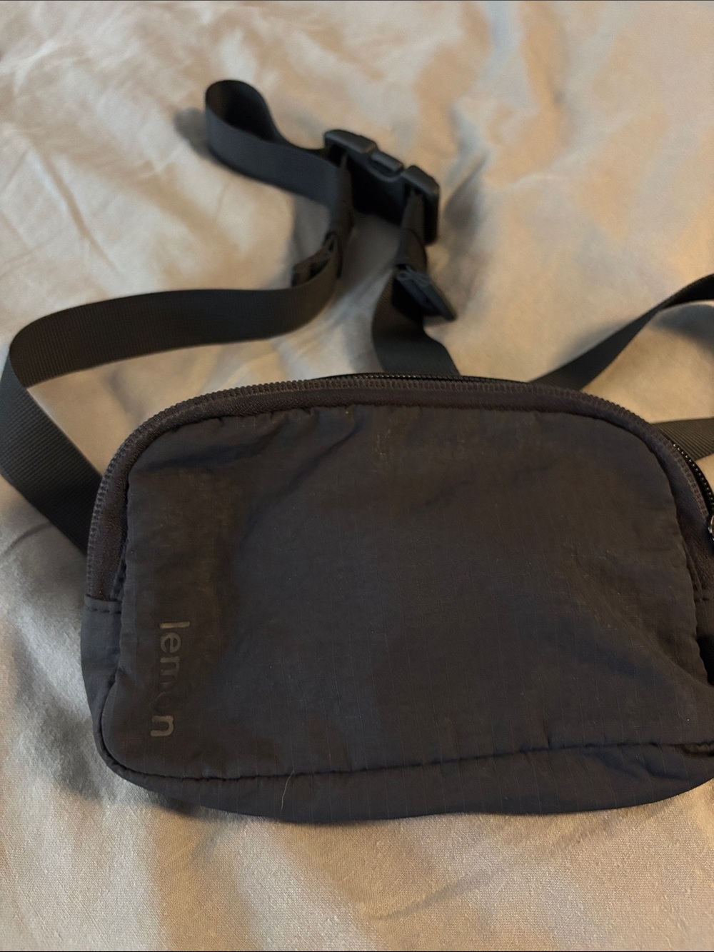 Lululemon everywhere belt bag - black